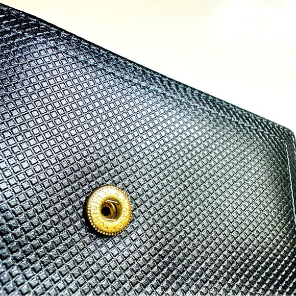 Made in Italy Black Leather Textured Wallet - Picture 5 of 9